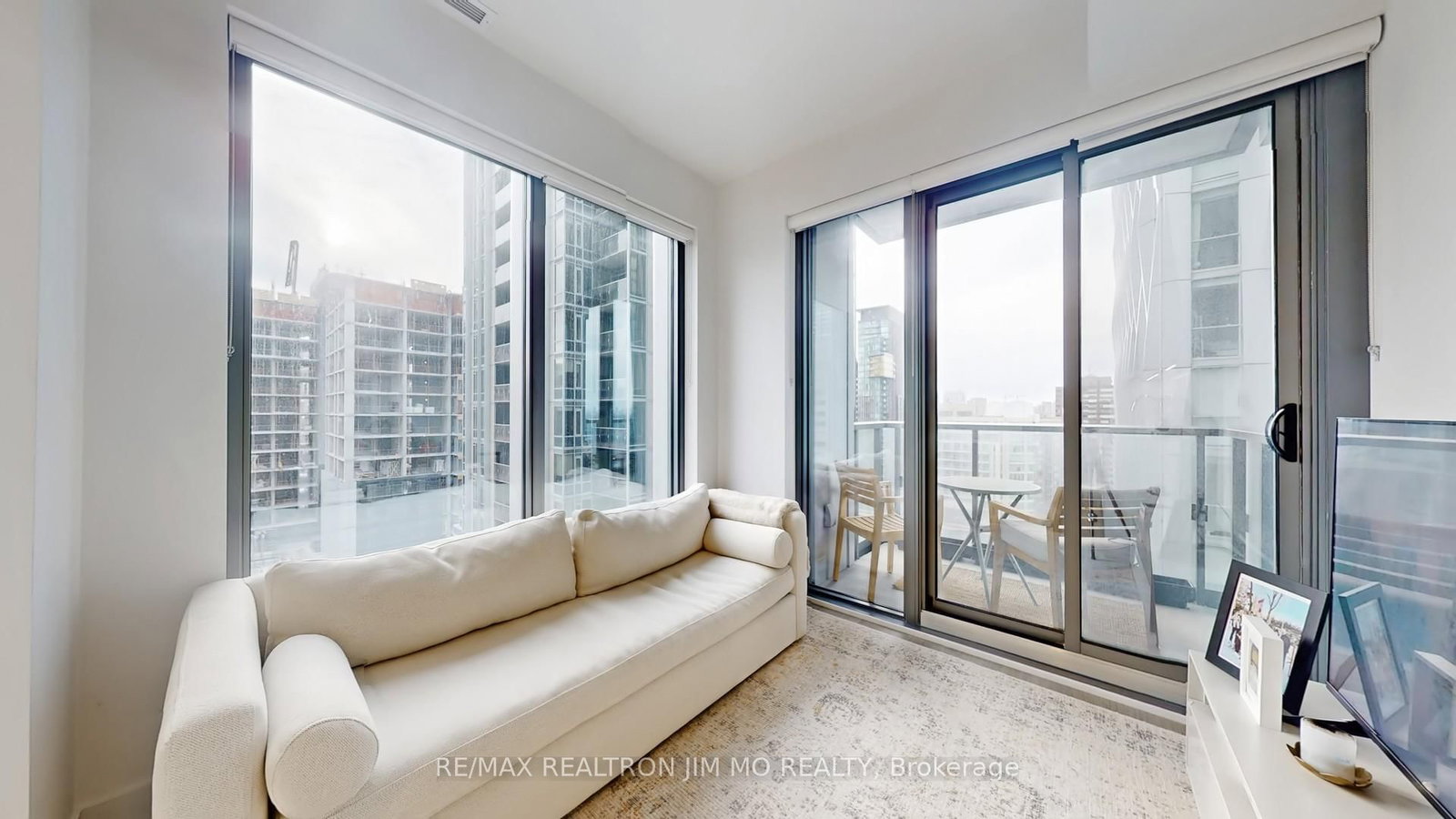 Condo for sale at 1602-8 Cumberland Street, Toronto, Ontario, M4W 0B6 - Annex - MLS: C12948756