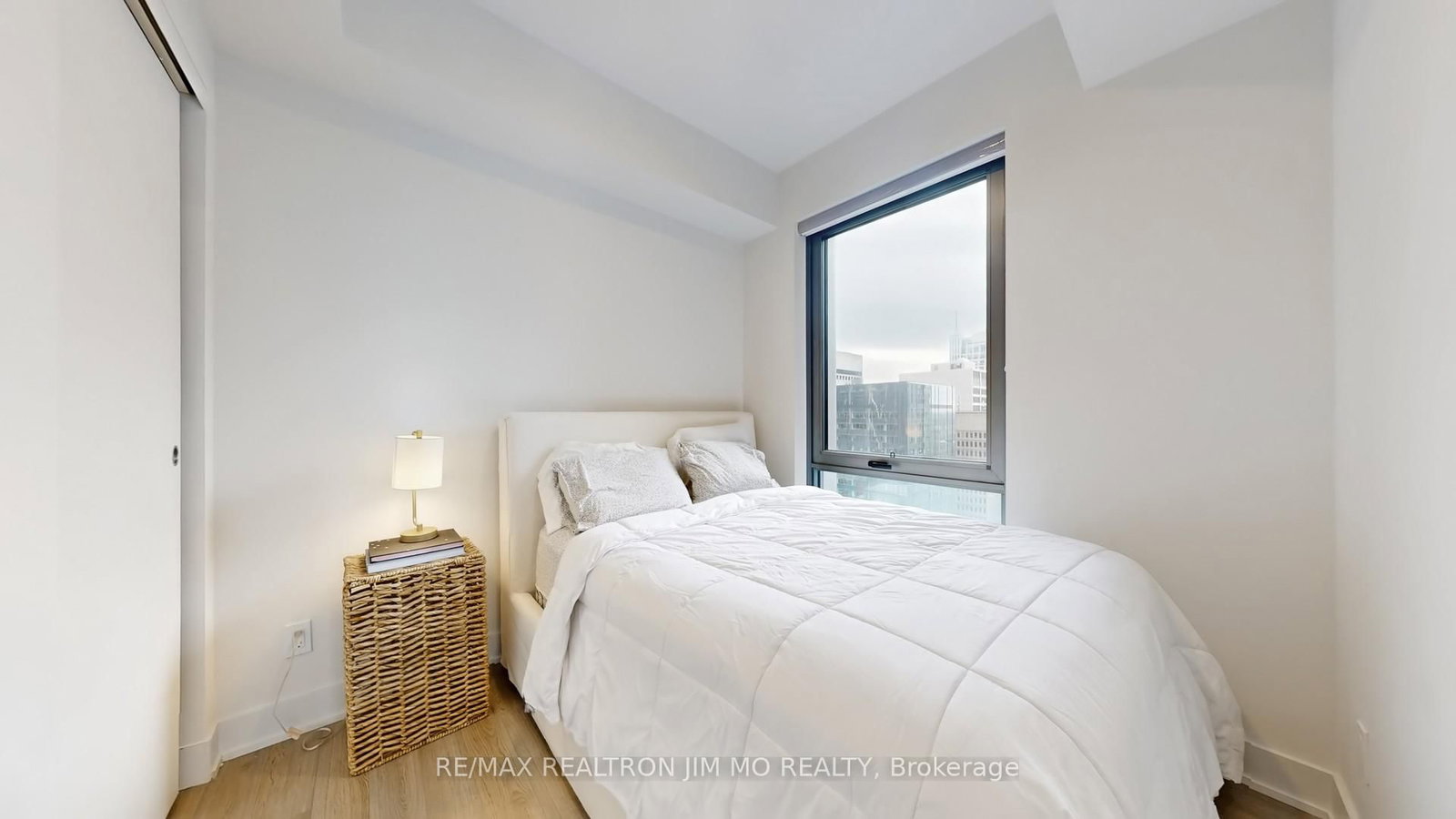 Condo for sale at 1602-8 Cumberland Street, Toronto, Ontario, M4W 0B6 - Annex - MLS: C12948756