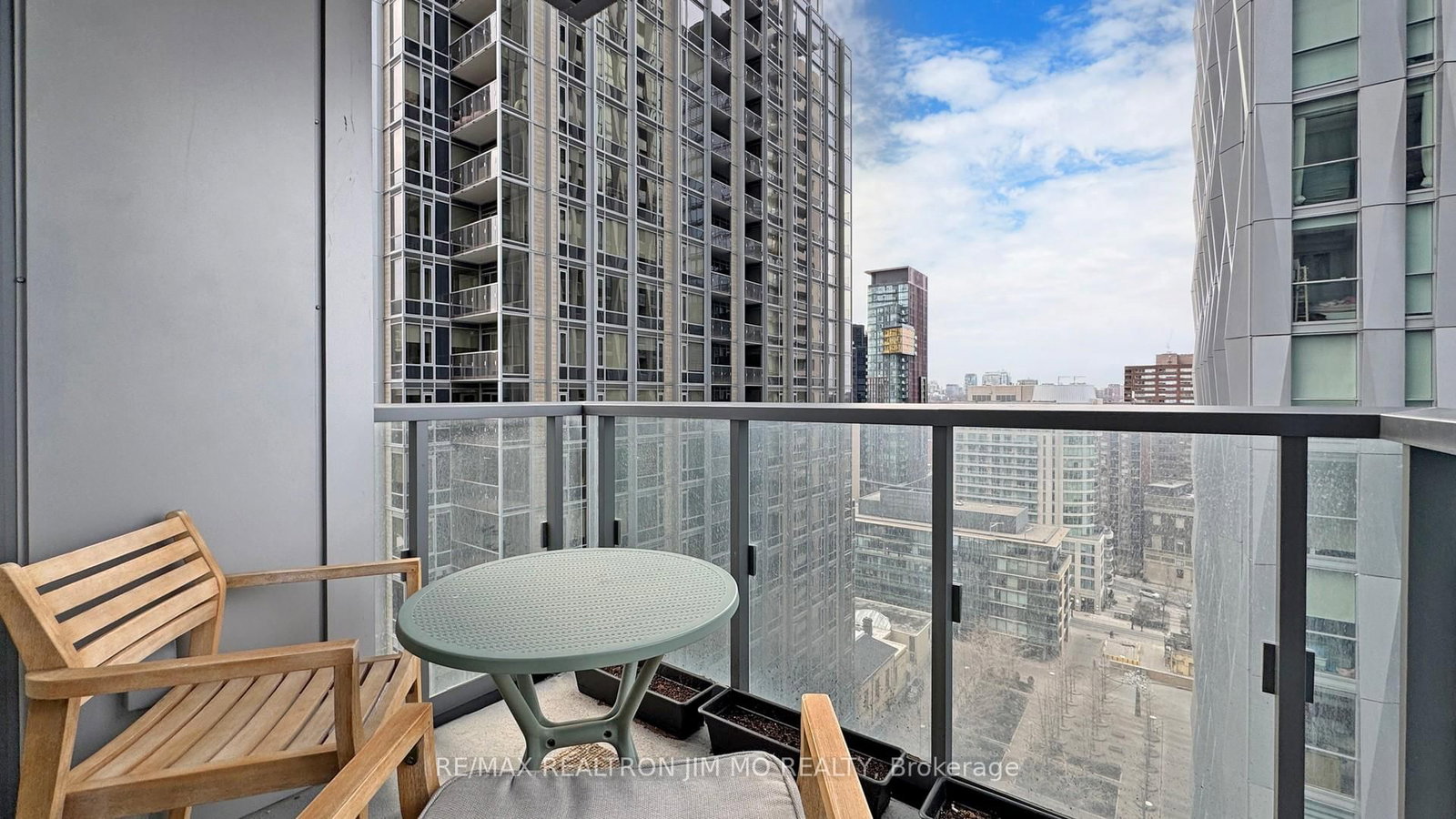 Condo for sale at 1602-8 Cumberland Street, Toronto, Ontario, M4W 0B6 - Annex - MLS: C12948756