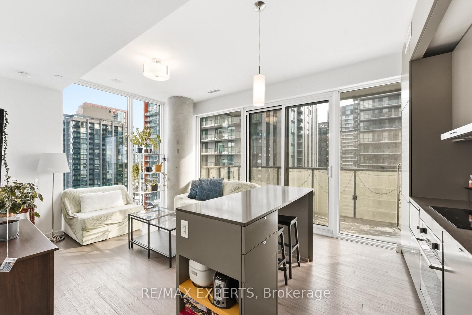 Condo for sale at 3606-101 Peter Street, Toronto, Ontario, M5V 0G6 - Waterfront Communities C1 - MLS: C12948766