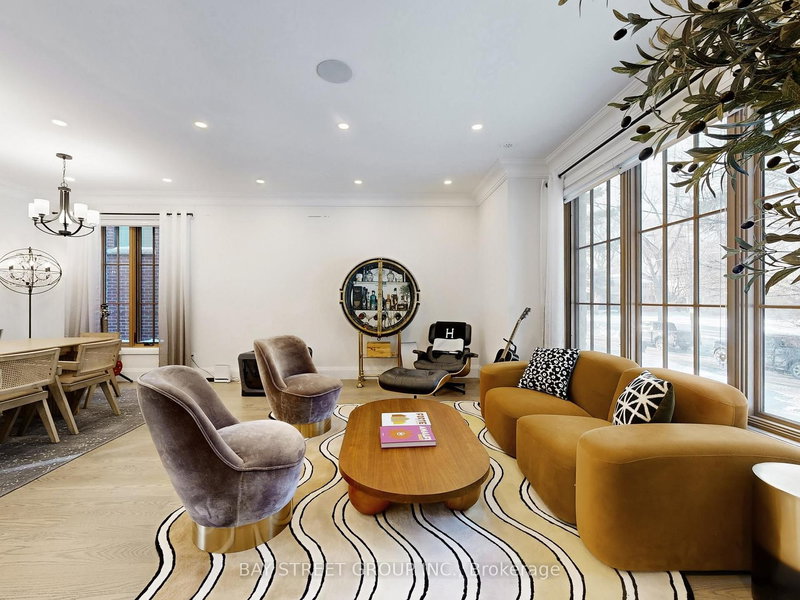 31 Evergreen Gdns, Toronto, M4G 2Z5 | Image 3