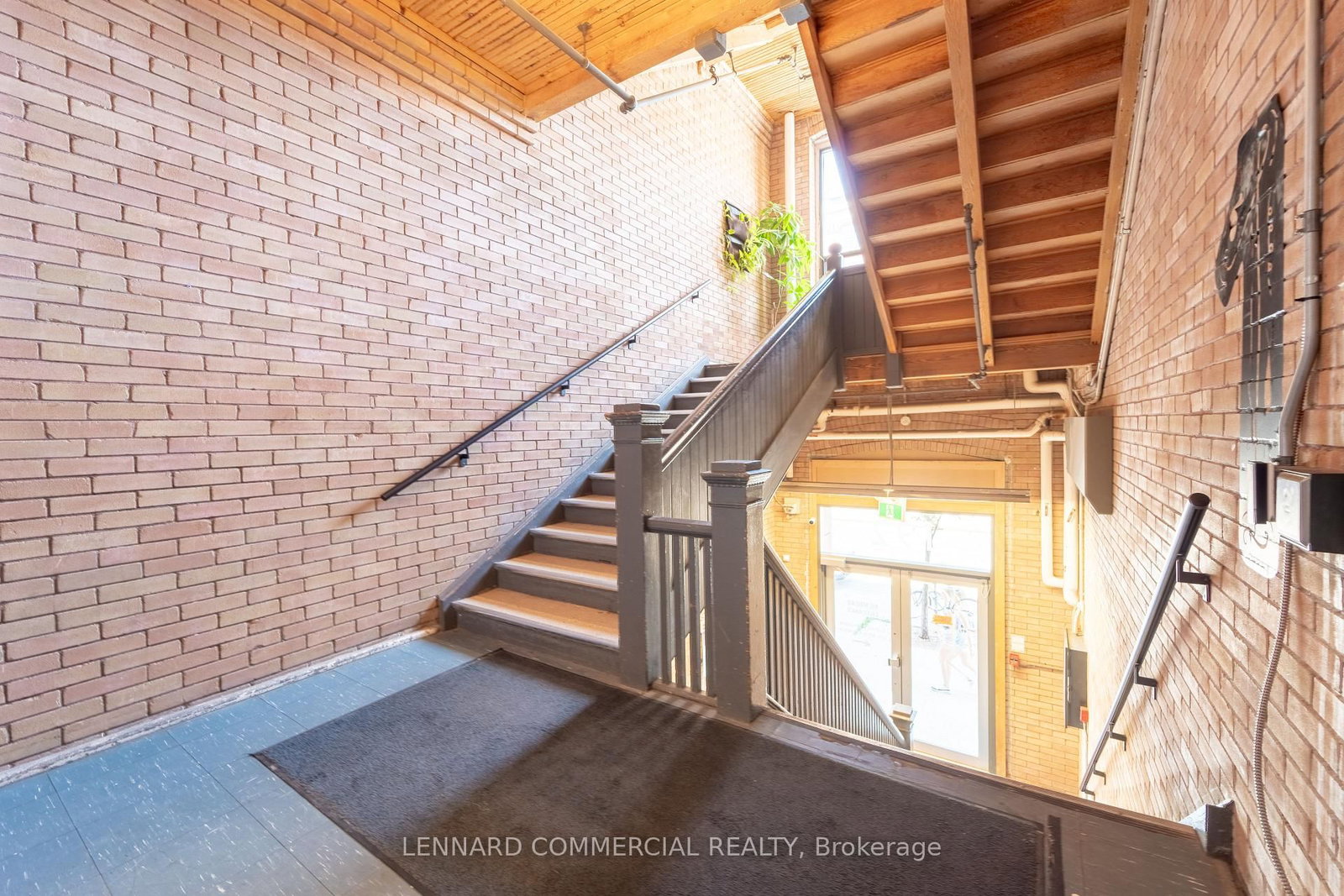 192 Spadina Avenue, Unit 305 - Photo 8