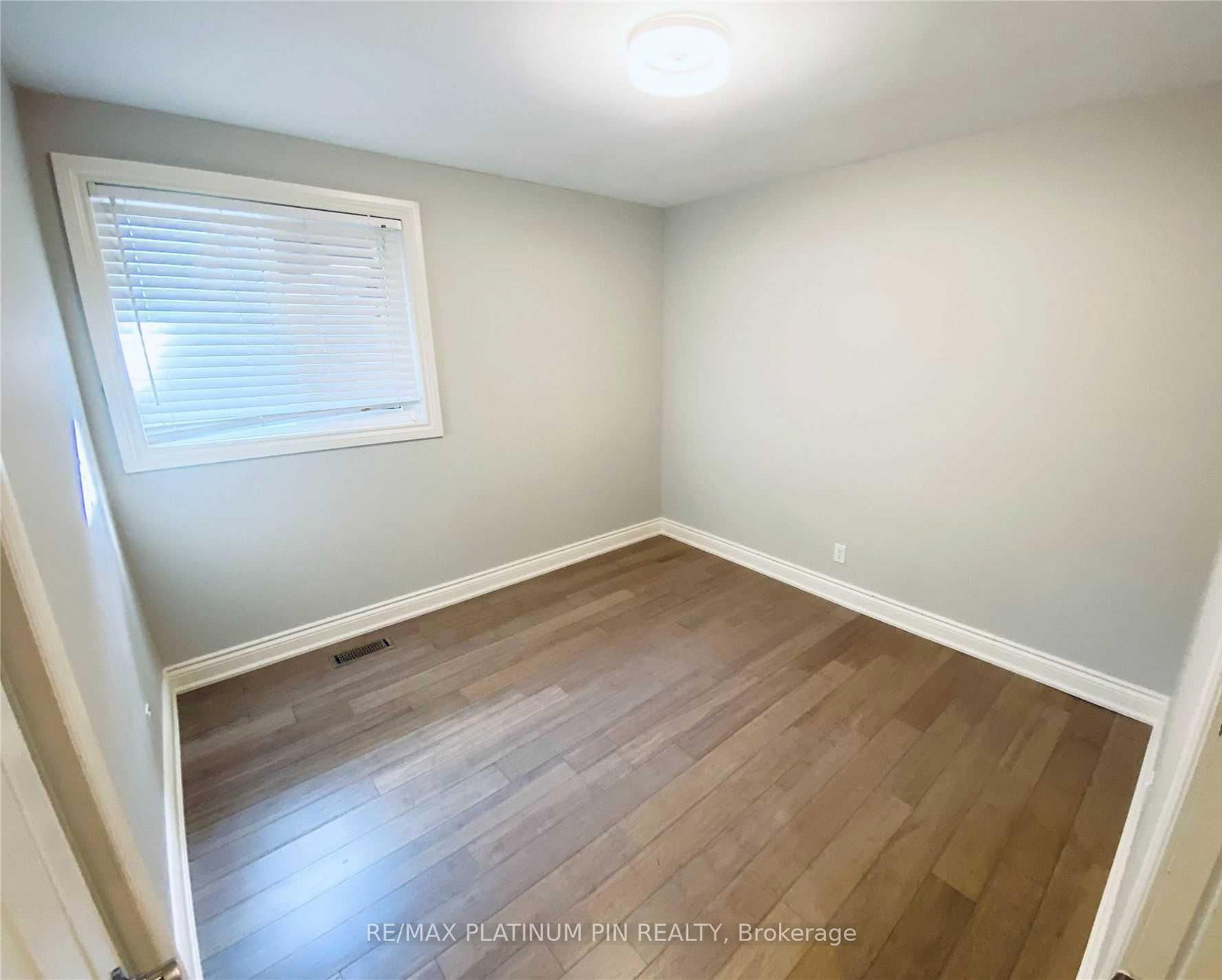 Detached House for lease at 15 Whitelock Crescent, Toronto, Ontario, M2K 1V9 - Bayview Village - MLS: C12949840