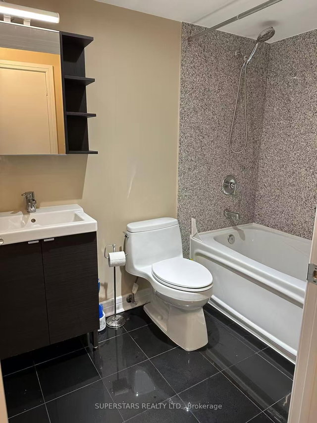 905 - 18 Harrison Garden Boulevard