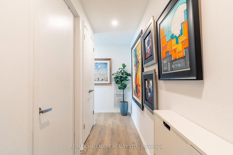 2409 - 197 Yonge St, Toronto, M5B 1M4 | Image 2