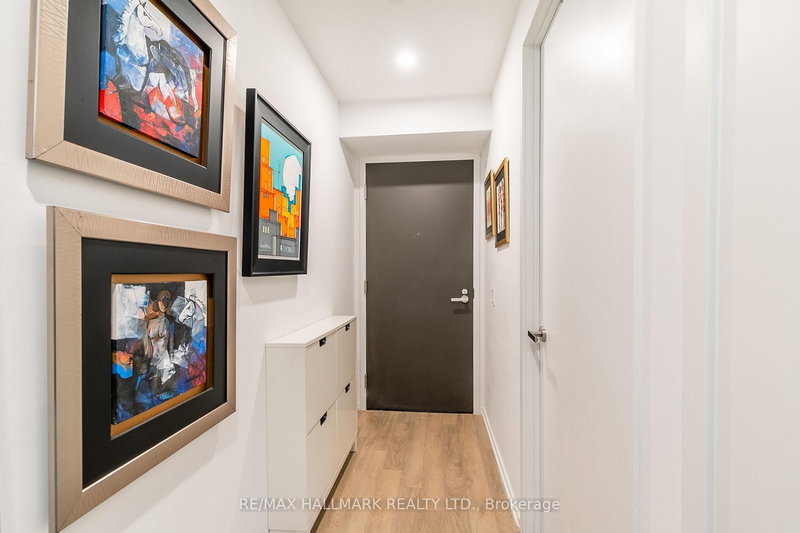 2409 - 197 Yonge St, Toronto, M5B 1M4 | Image 3