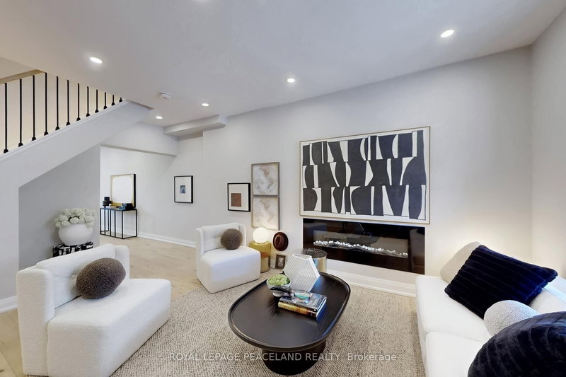 101 Marchmount Rd, Toronto, M6G 2B2 | Image 3