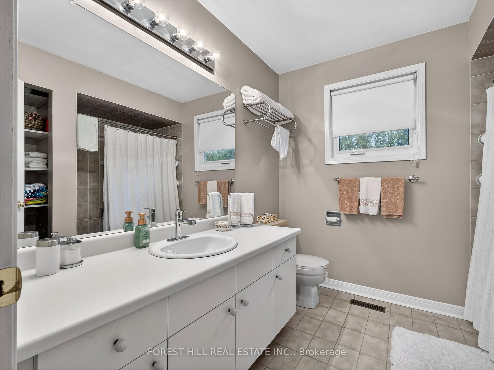 Detached House for sale at 37 Artisan Place, Toronto, Ontario, M2H 3P5 - Hillcrest Village - MLS: C12950948