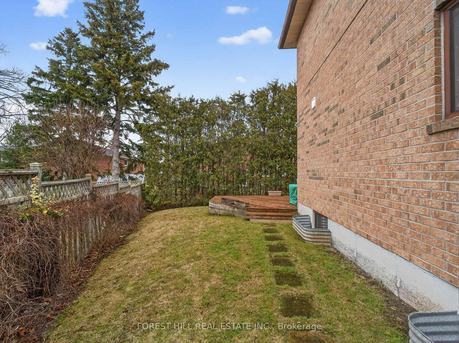 Detached House for sale at 37 Artisan Place, Toronto, Ontario, M2H 3P5 - Hillcrest Village - MLS: C12950948