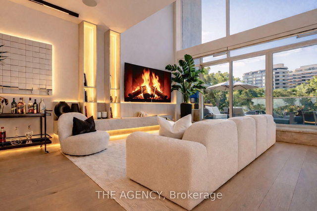 704 - 75 Portland Street