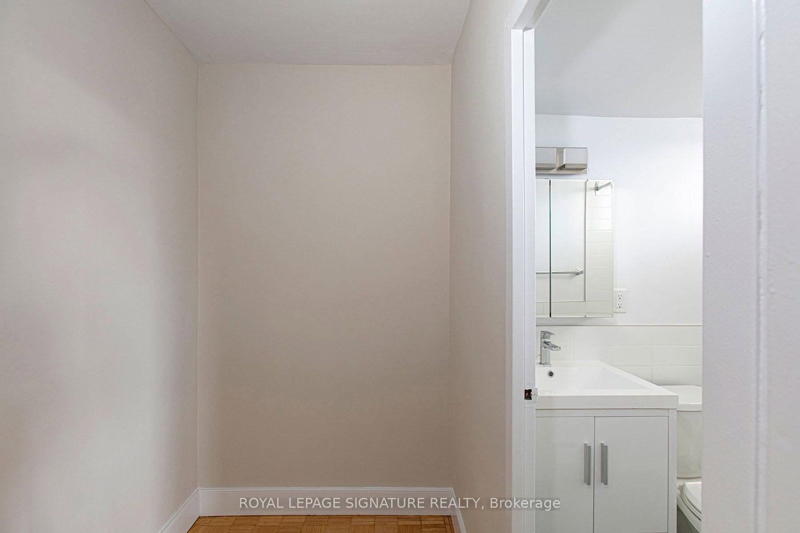 525 Eglinton Avenue E, Unit 900 - Photo 3