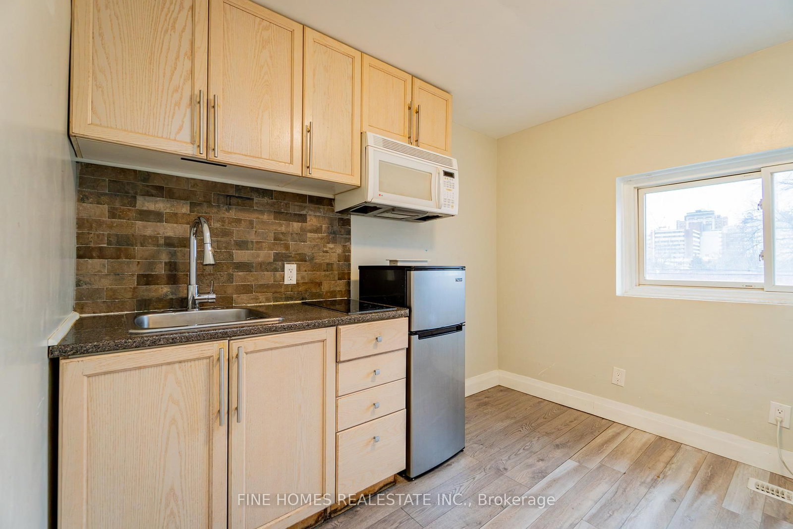 Townhouse for sale at 48 Carr Street, Toronto, Ontario, M5T 1B7 - Kensington-Chinatown - MLS: C12952254