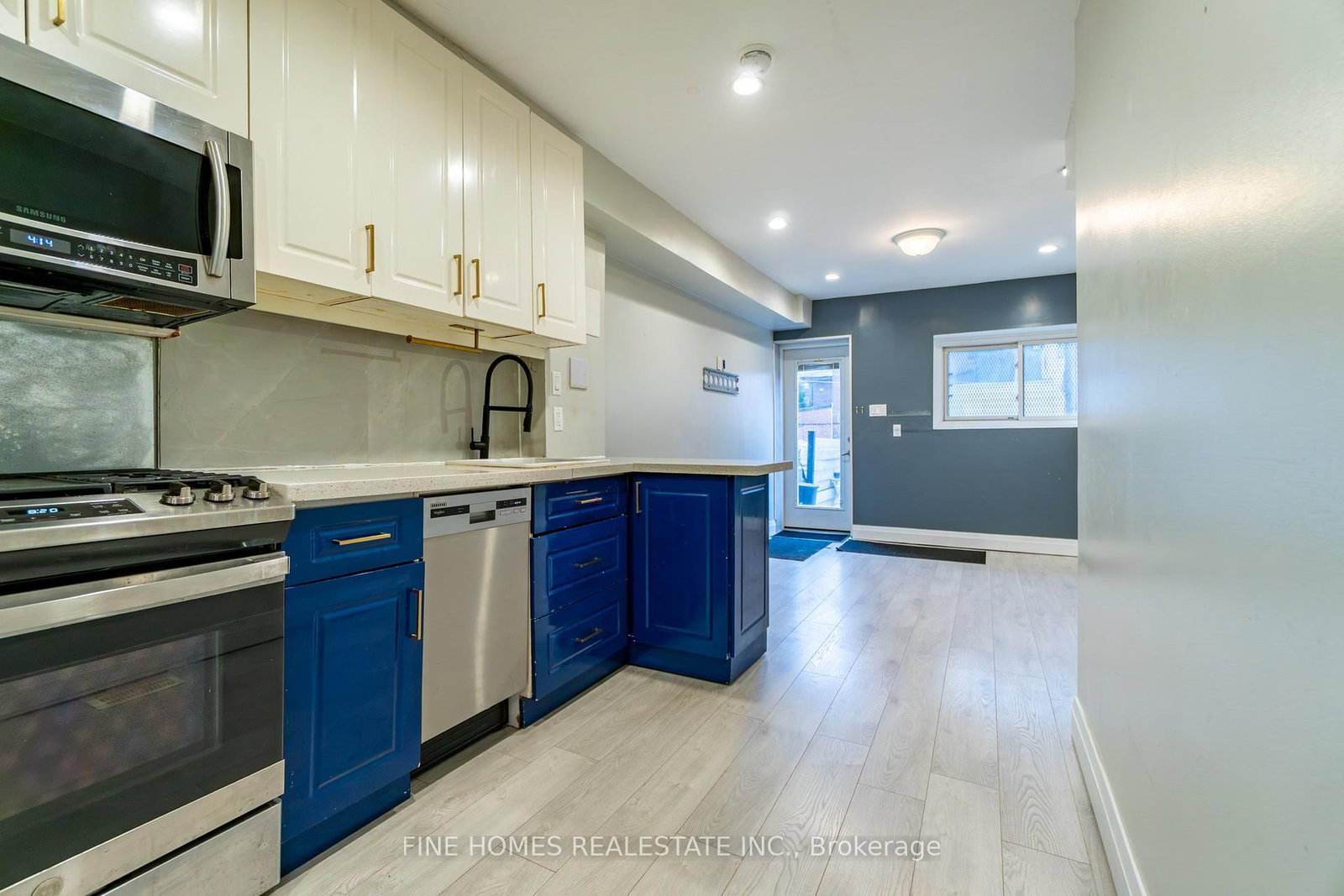 Townhouse for sale at 48 Carr Street, Toronto, Ontario, M5T 1B7 - Kensington-Chinatown - MLS: C12952254