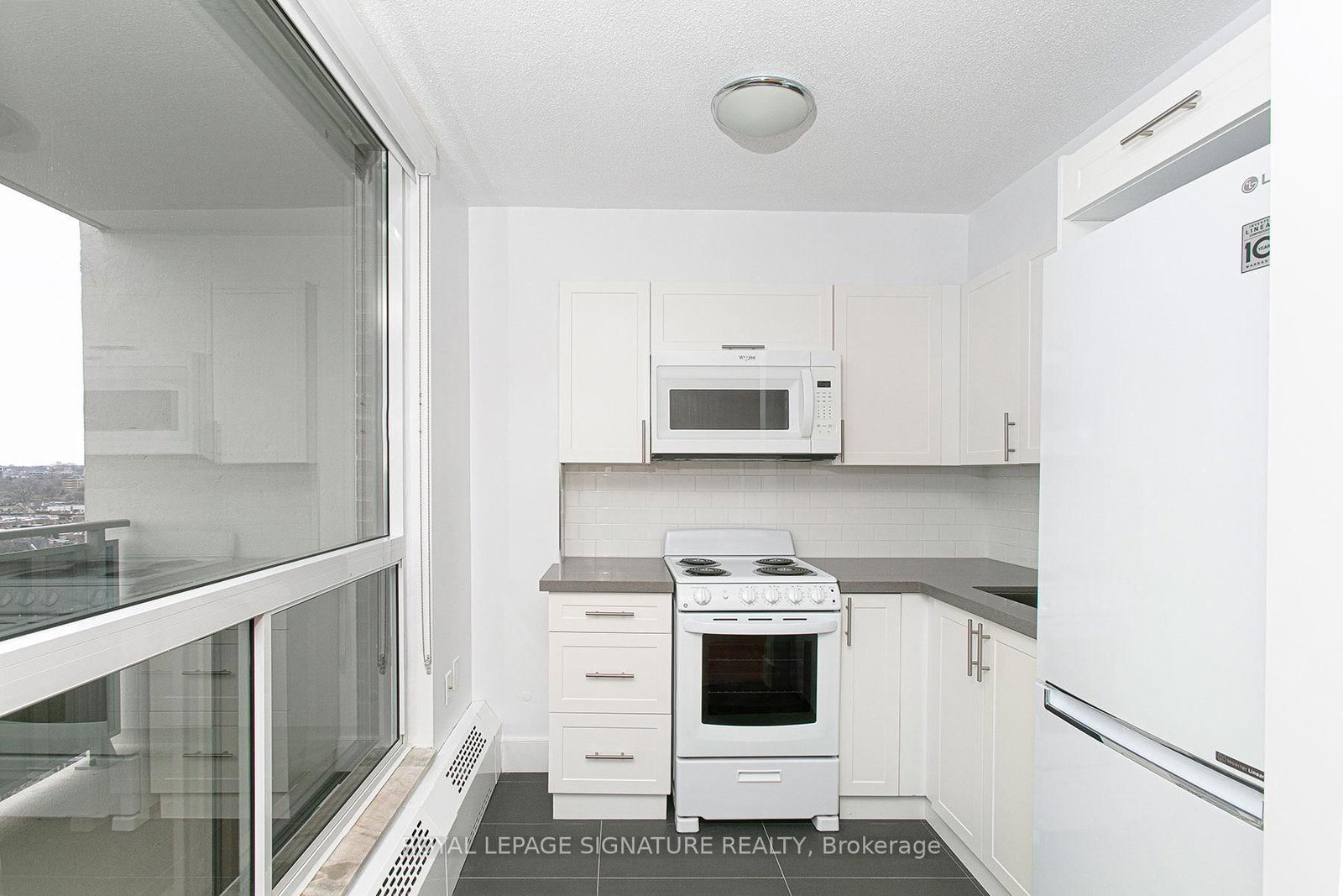 666 Spadina Avenue, Unit 2102 - Photo 2