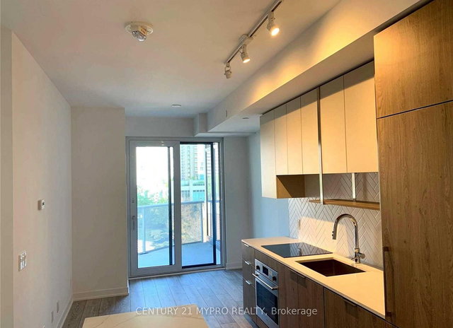 507 - 15 Holmes Avenue