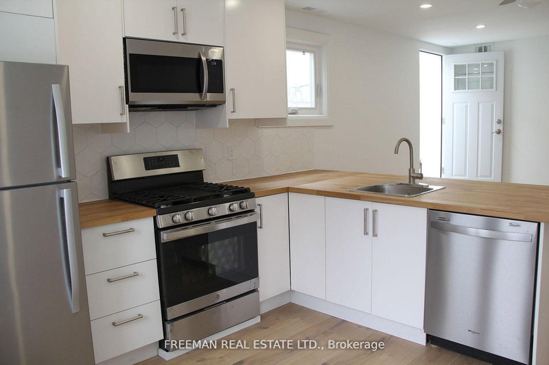 2 - 3449 Yonge St, Toronto, M4N 2N3 | Image 3