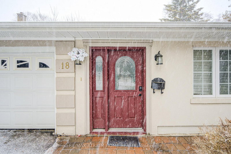 18 Doverwood Crt, Toronto, M2M 2G7 | Image 2