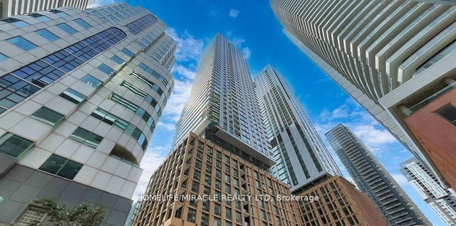 3915 - 8 Widmer Street