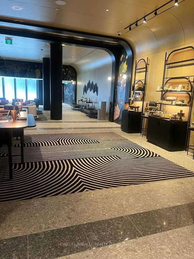 5404 - 395 Bloor Street E