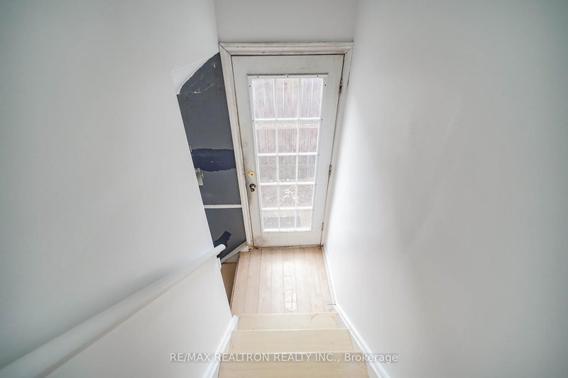 Bsmt - 81 Bowerbank Dr, Toronto, M2M 1Z9 | Image 2
