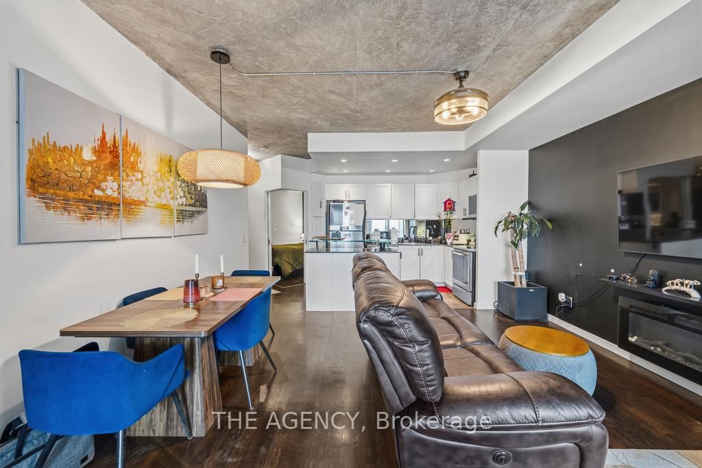 Condo for sale at 2103-218 Queens Quay Boulevard, Toronto, Ontario, M5J 2Y6 - Waterfront Communities C1 - MLS: C12952806