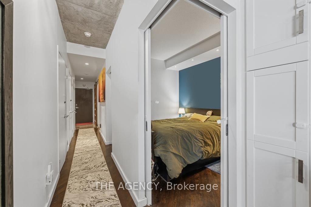 Condo for sale at 2103-218 Queens Quay Boulevard, Toronto, Ontario, M5J 2Y6 - Waterfront Communities C1 - MLS: C12952806