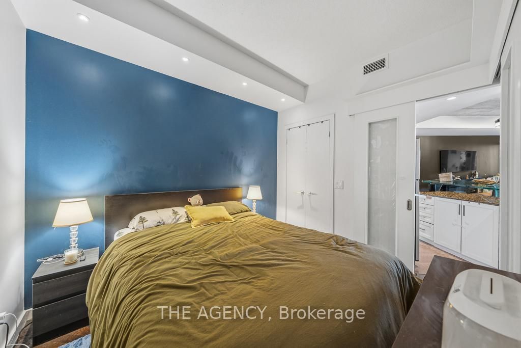 Condo for sale at 2103-218 Queens Quay Boulevard, Toronto, Ontario, M5J 2Y6 - Waterfront Communities C1 - MLS: C12952806