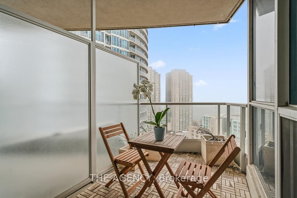 Condo for sale at 2103-218 Queens Quay Boulevard, Toronto, Ontario, M5J 2Y6 - Waterfront Communities C1 - MLS: C12952806