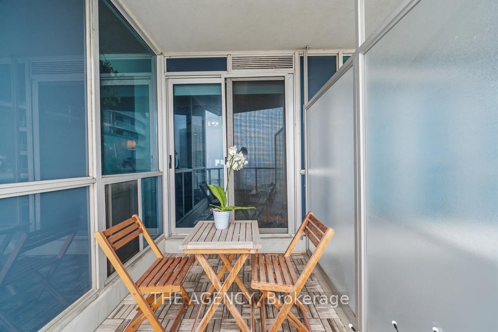 Condo for sale at 2103-218 Queens Quay Boulevard, Toronto, Ontario, M5J 2Y6 - Waterfront Communities C1 - MLS: C12952806