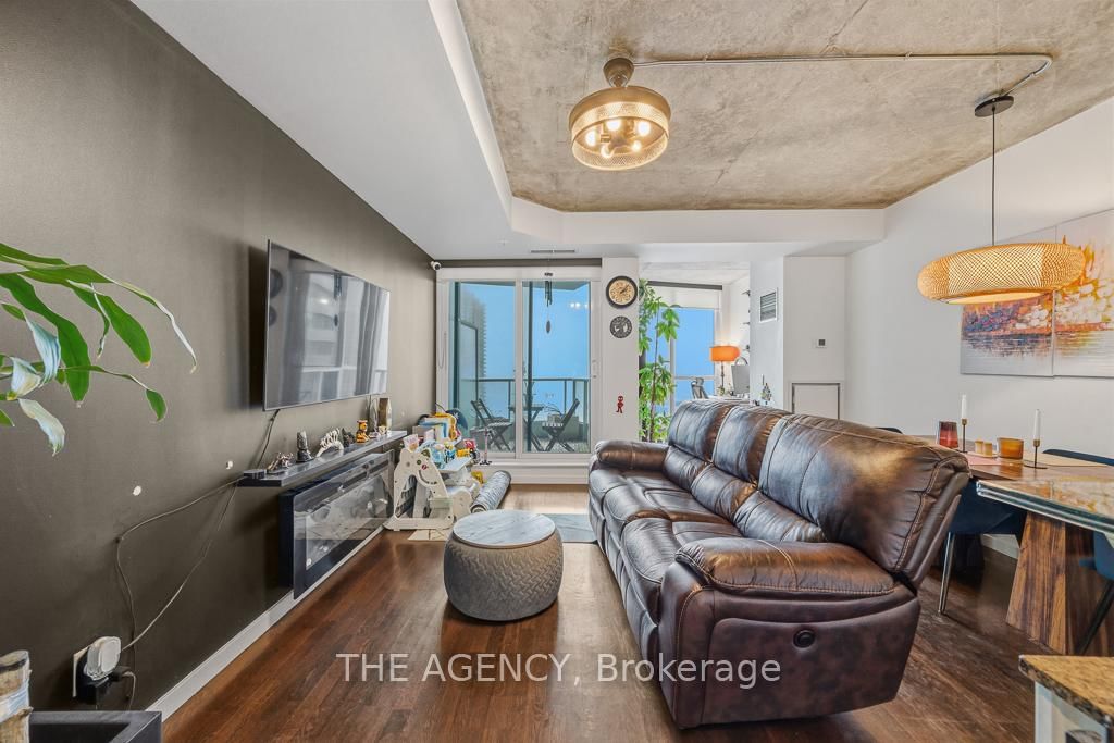 Condo for sale at 2103-218 Queens Quay Boulevard, Toronto, Ontario, M5J 2Y6 - Waterfront Communities C1 - MLS: C12952806