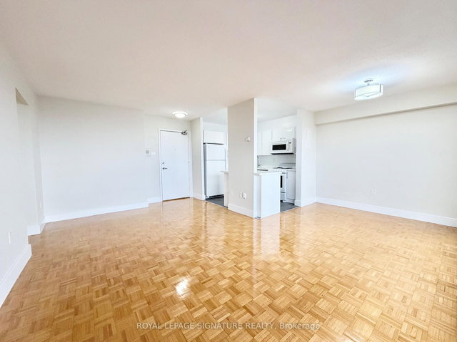 2003 - 666 Spadina Avenue