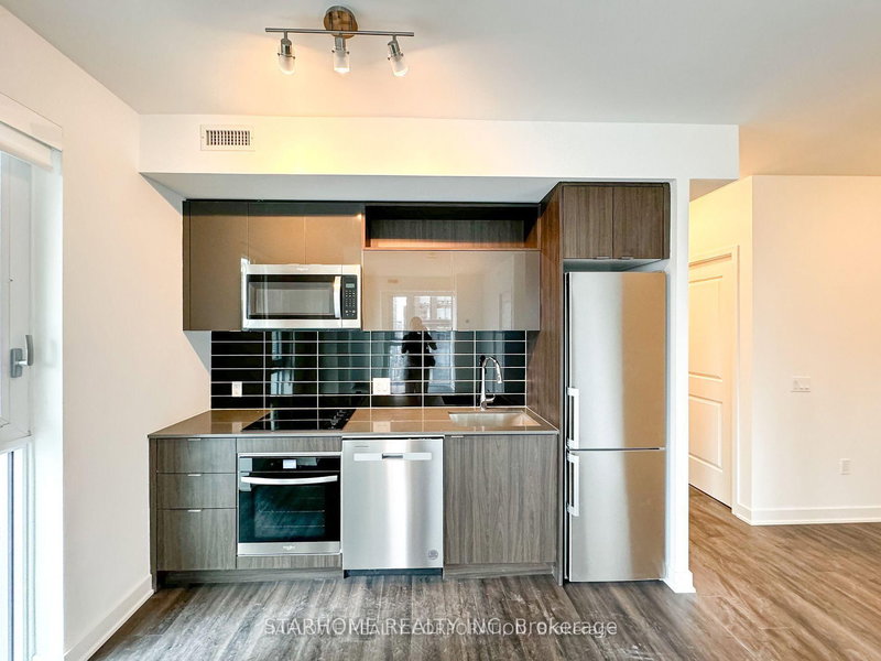 home for lease on 2510-100 Dalhousie Street