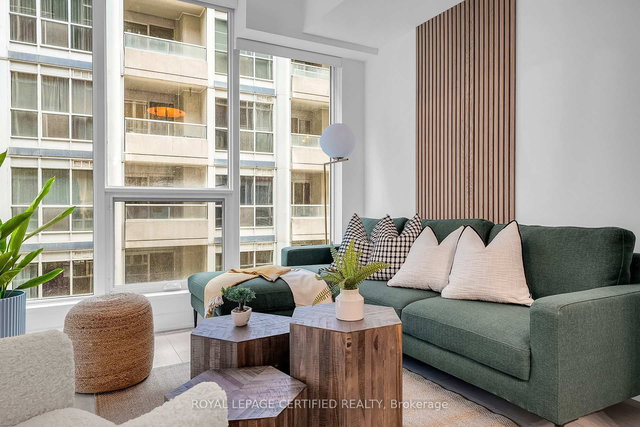 705 - 15 Mercer Street