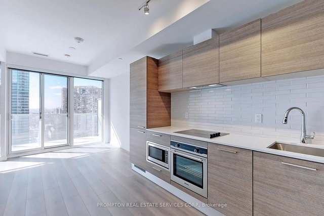 3511 - 3 Gloucester Street