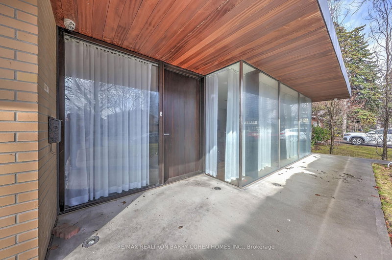 6 Bannatyne Dr, Toronto, M2L 2N7 | Image 2