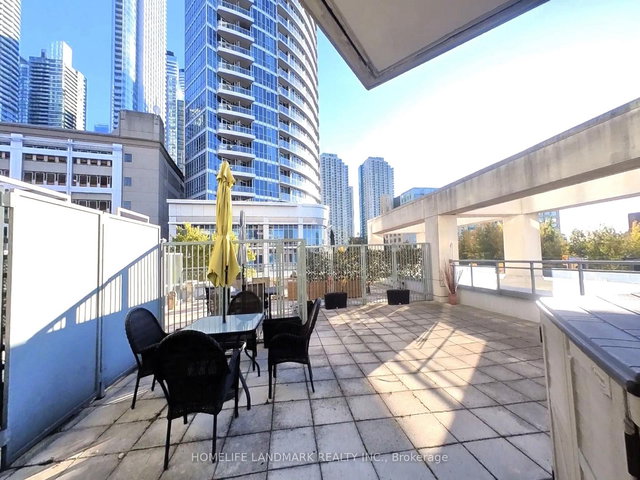 206 - 228 Queens Quay W