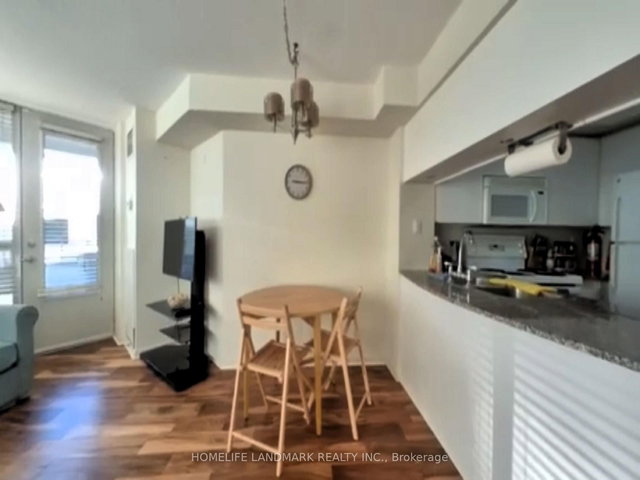 206 - 228 Queens Quay W