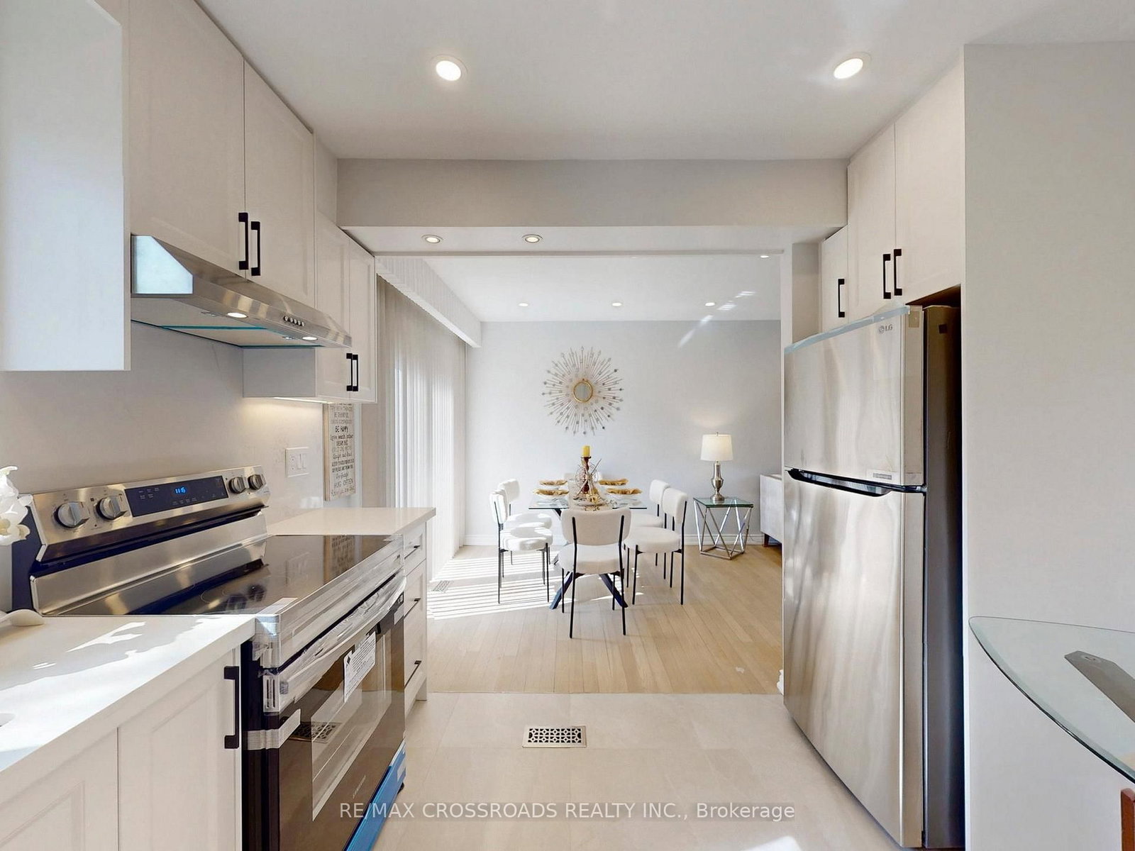 Detached House for sale at 17 Ferbane Place, Toronto, Ontario, M2J 1Y7 - Don Valley Village - MLS: C12954908