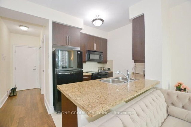 1622 - 25 Greenview Avenue