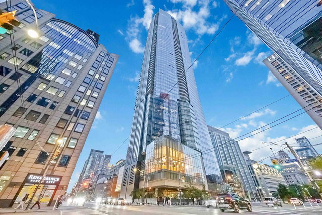 5602 - 180 University Avenue