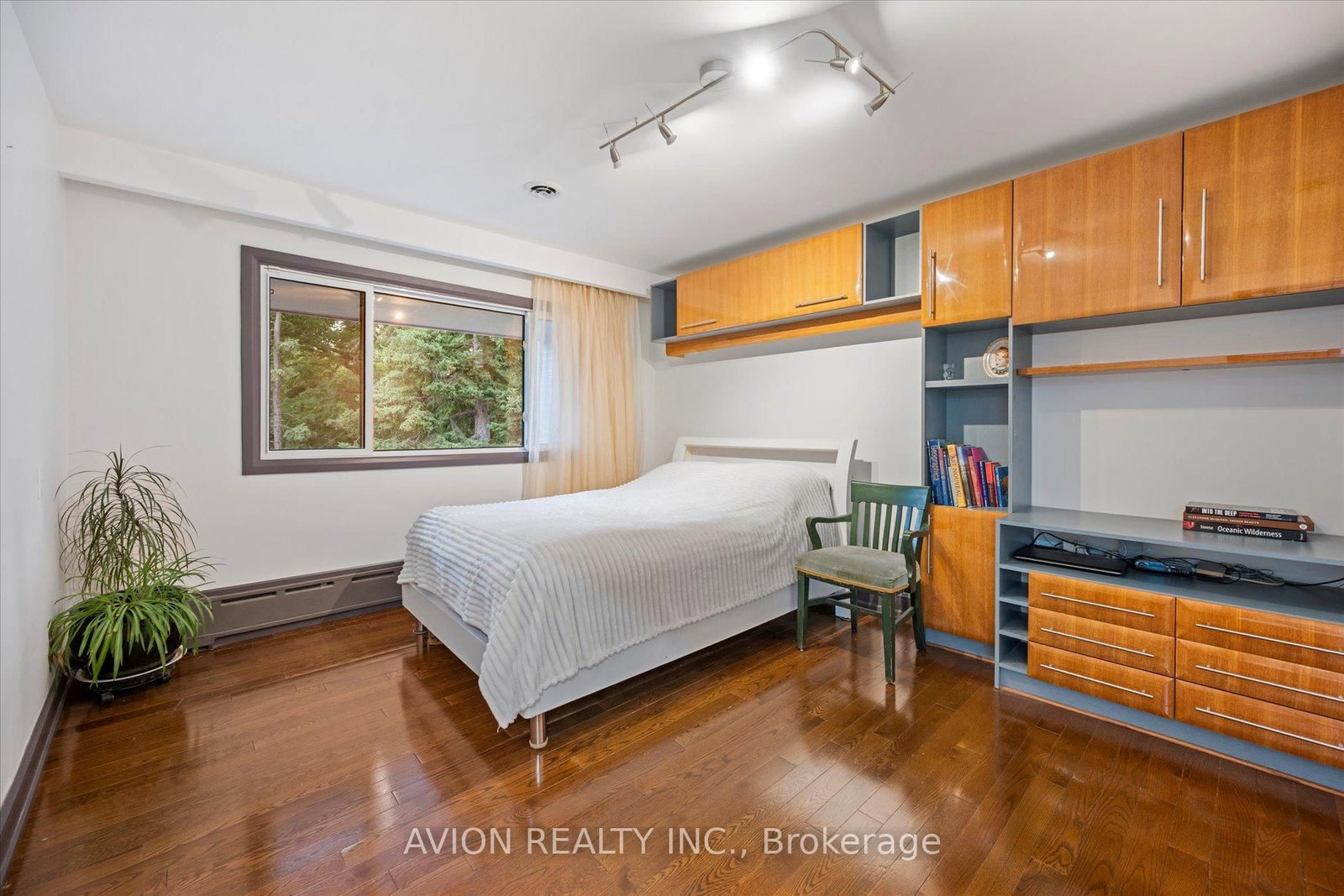 Detached House for sale at 38 Purdon Drive, Toronto, Ontario, M3H 4X1 - Bathurst Manor - MLS: C12956078