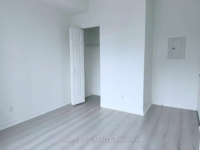 809 - 18 Holmes Avenue