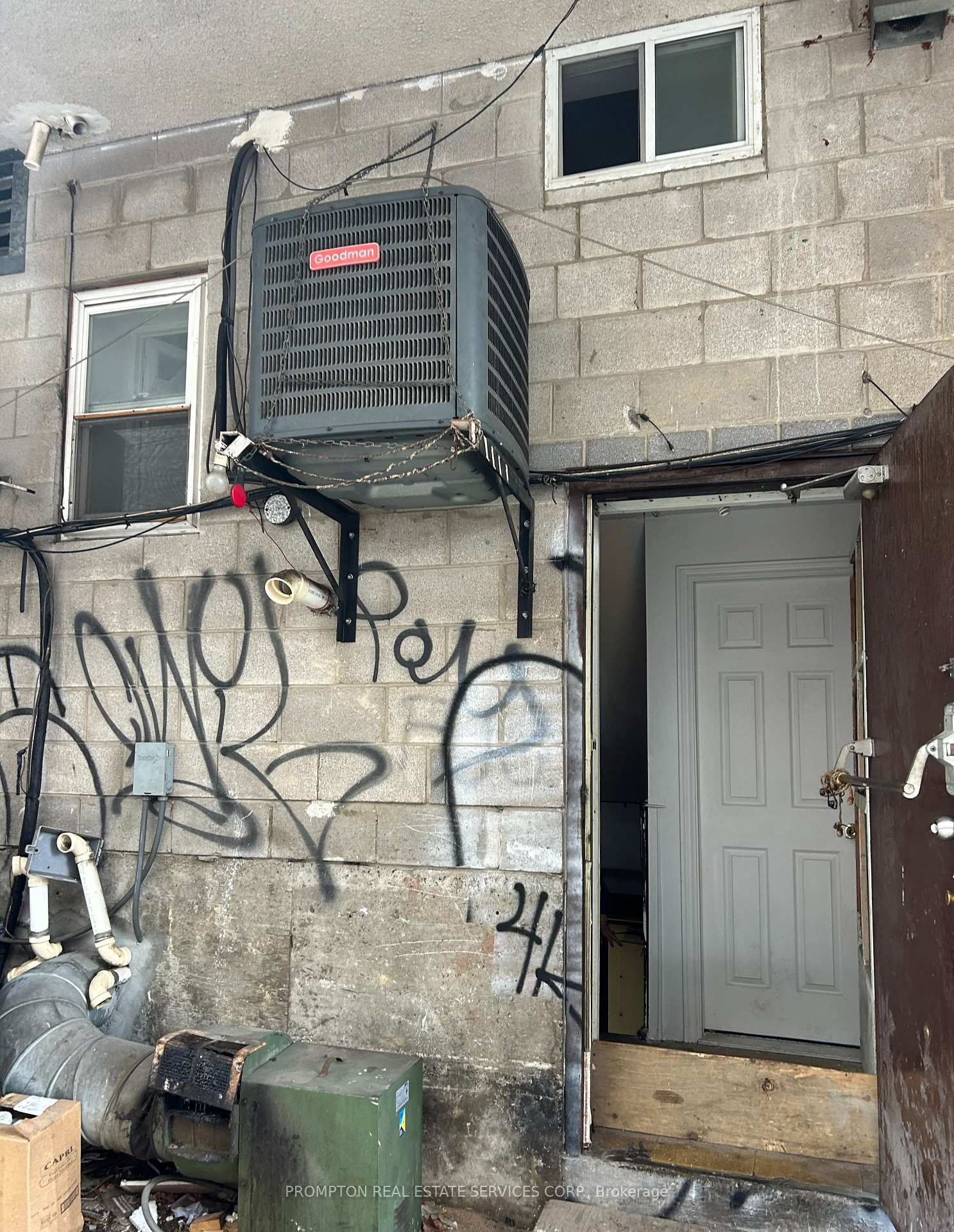 77 Huron Street, Unit Lower Level - Photo 13