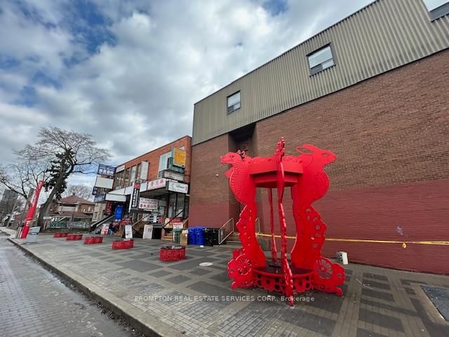 77 Huron Street, Unit Lower Level - Photo 4