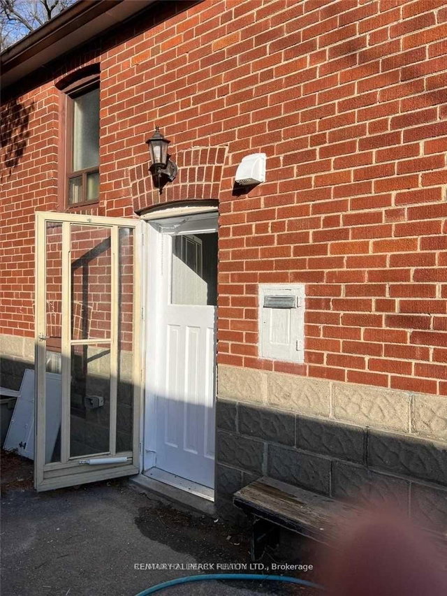 Bsmt - 48 Connaught Avenue