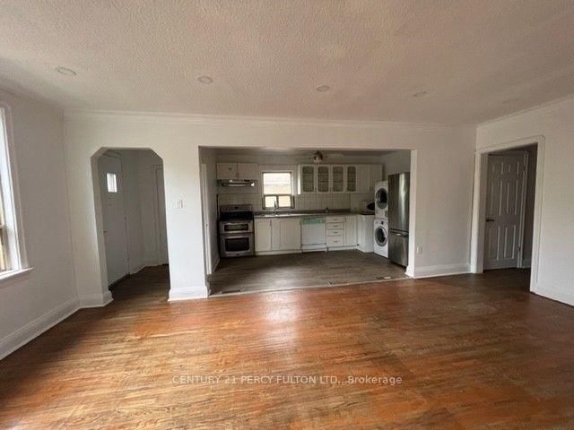 Detached House for sale at 48 Connaught Avenue, Toronto, Ontario, M2M 1G8 - Newtonbrook West - MLS: C12956298