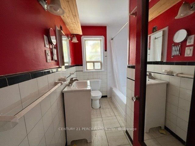 Detached House for sale at 48 Connaught Avenue, Toronto, Ontario, M2M 1G8 - Newtonbrook West - MLS: C12956298