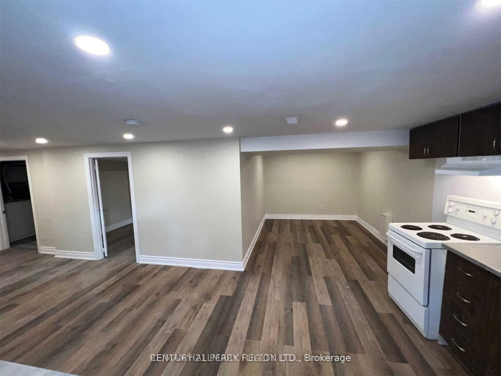 Detached House for sale at 48 Connaught Avenue, Toronto, Ontario, M2M 1G8 - Newtonbrook West - MLS: C12956298