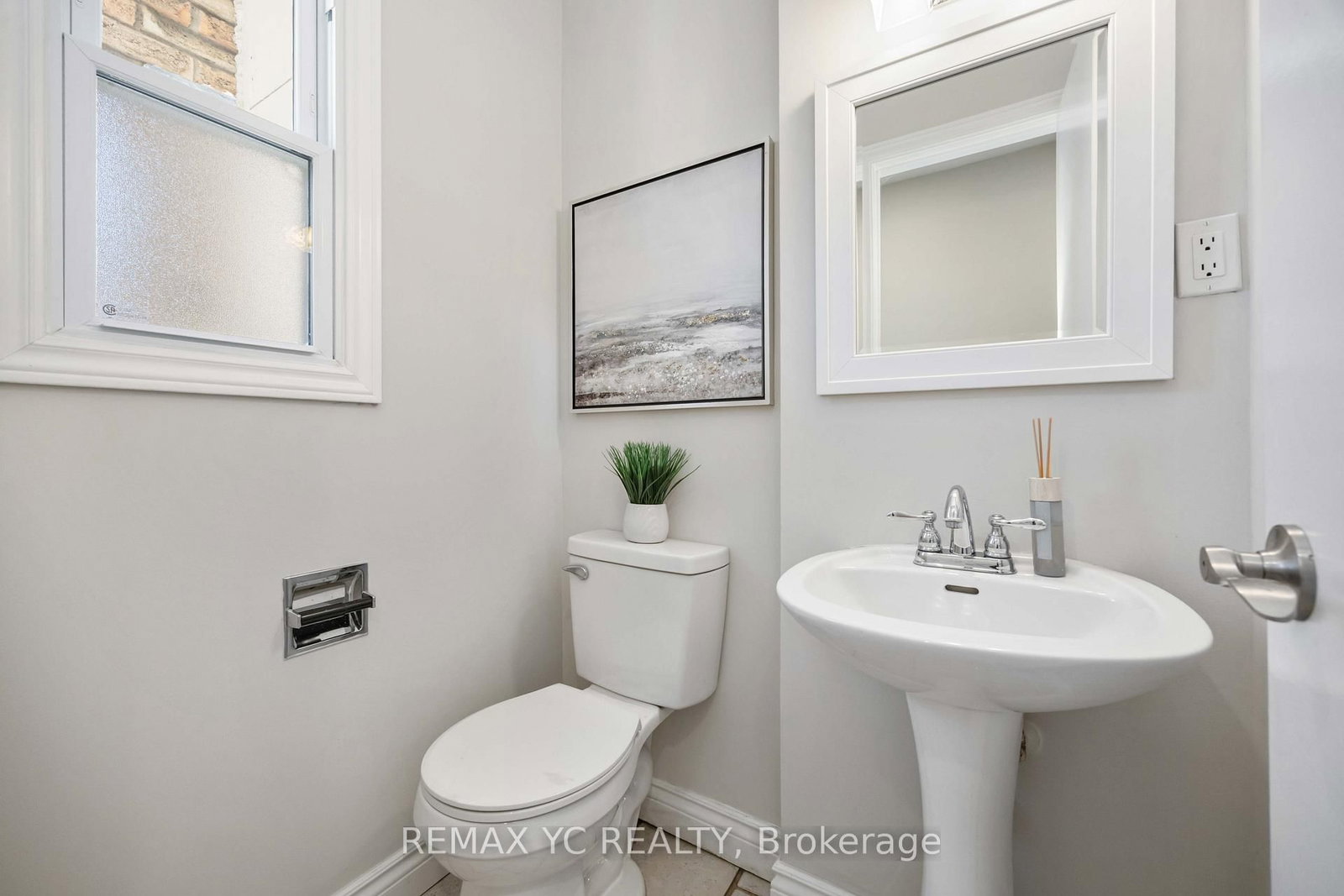 Townhouse for sale at 118 Tangle Briarway, Toronto, Ontario, M2J 2M4 - Bayview Village - MLS: C12956436