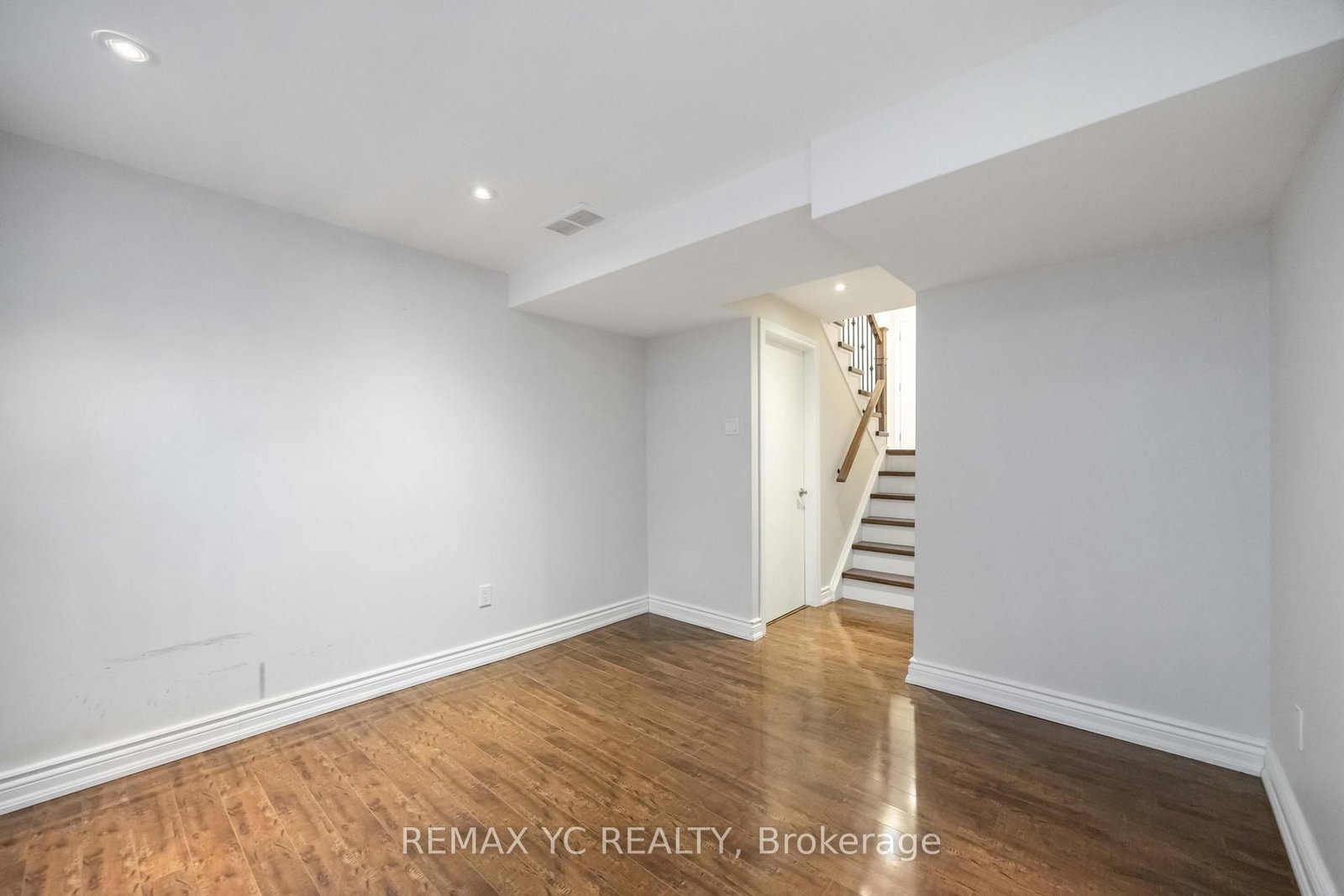 Townhouse for sale at 118 Tangle Briarway, Toronto, Ontario, M2J 2M4 - Bayview Village - MLS: C12956436